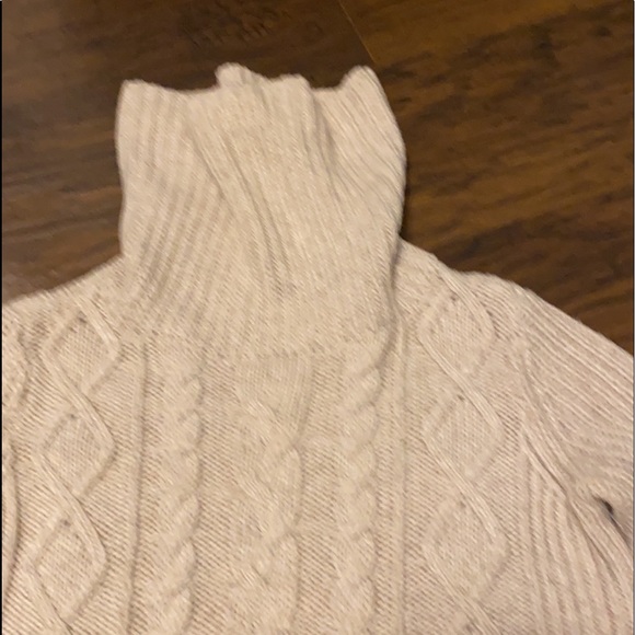 SOLD ππ Abercrombie and Fitch size M turtleneck sweater - Picture 6 of 10